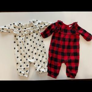 Set of 2 Baby Gap Rompers. Size 0-3 months.